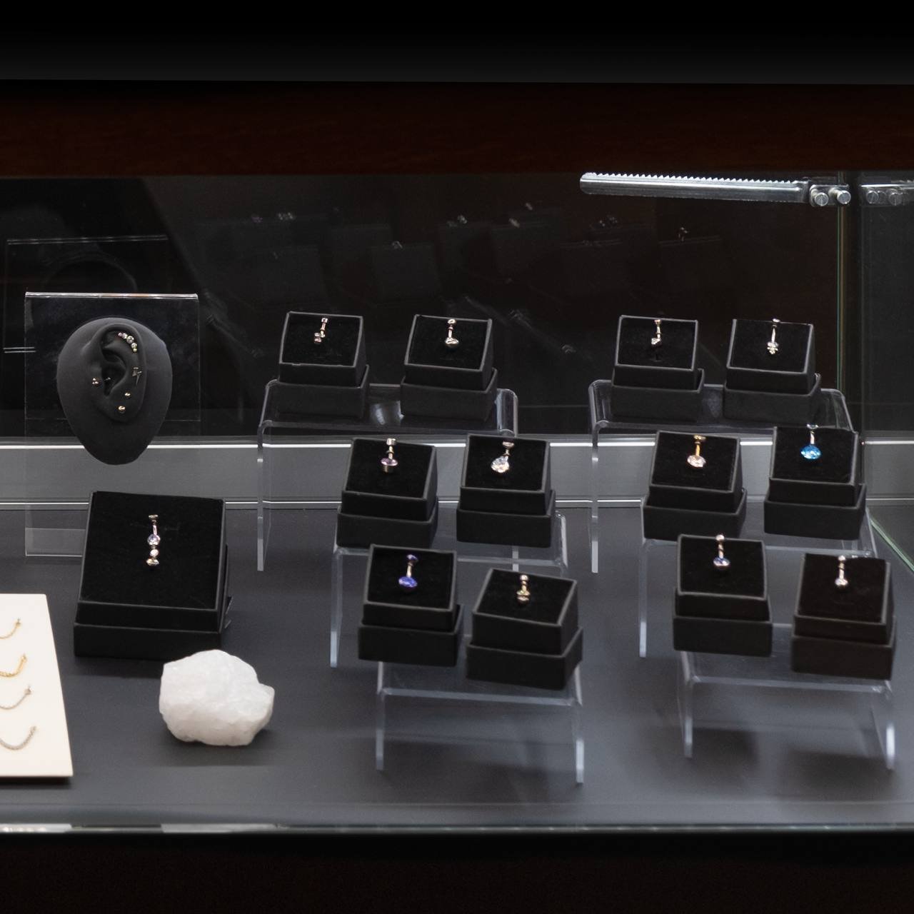 photo_6046576765037561603_y