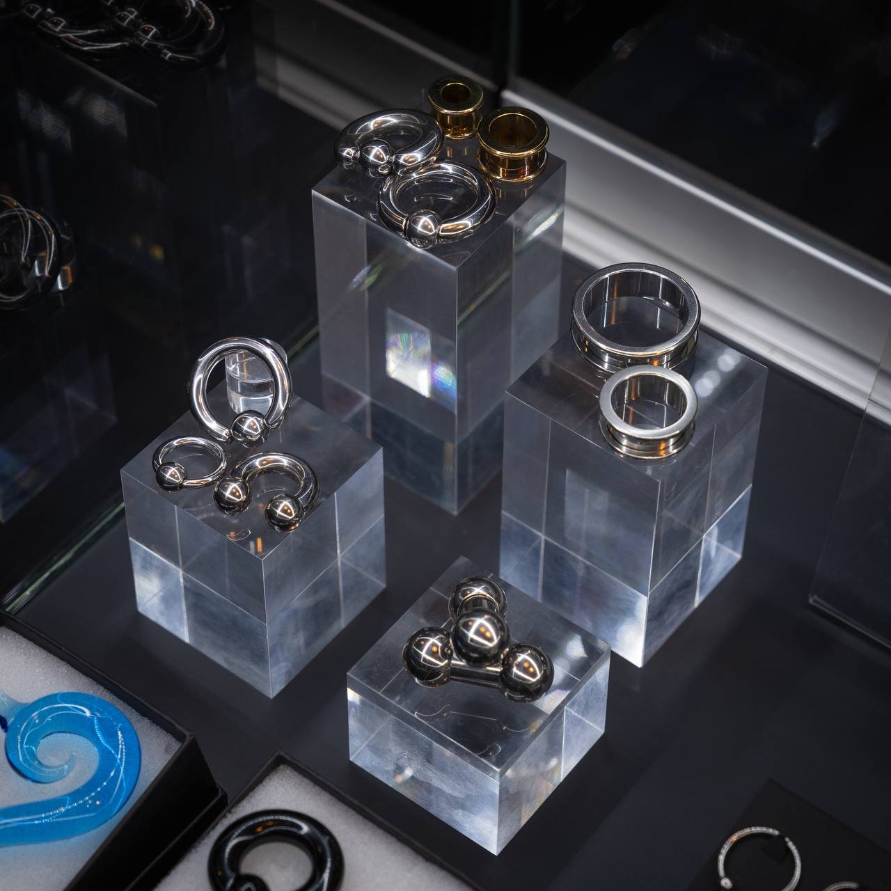 photo_6046576765037561626_y